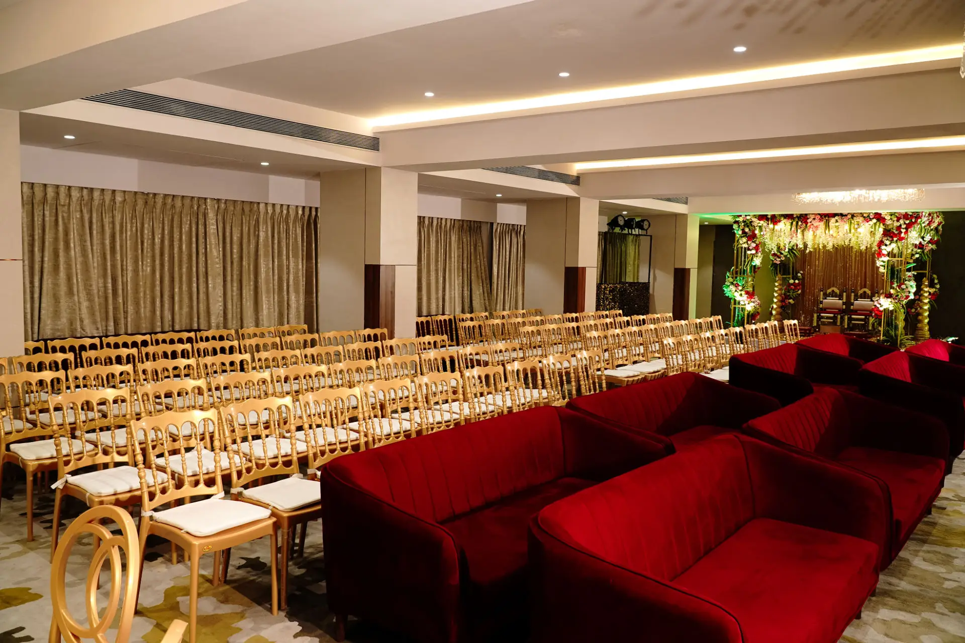 All-in-One Banquet Halls in Mumbai for Family Events | Golden Leaf
